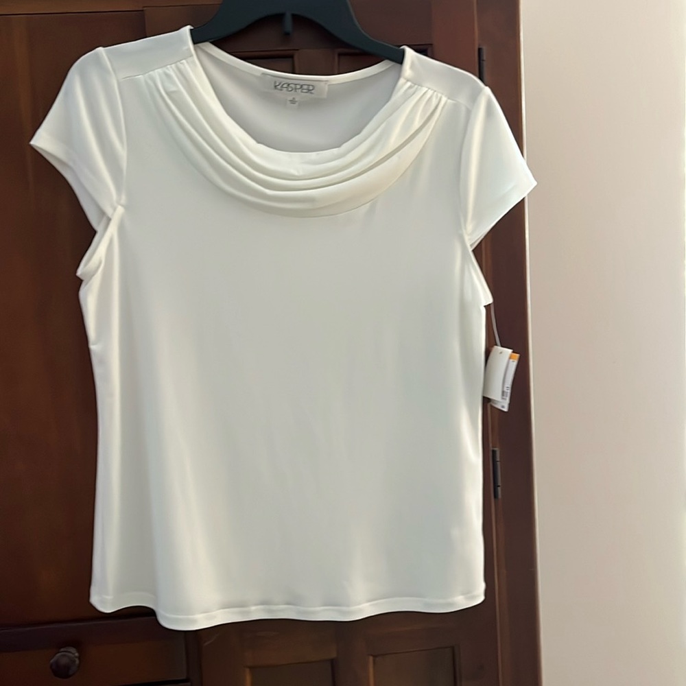 Kasper cream dress blouse size small. Never worn. New with tags
